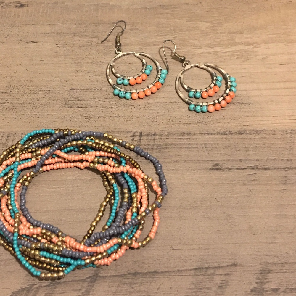 Earnings and bracelet set